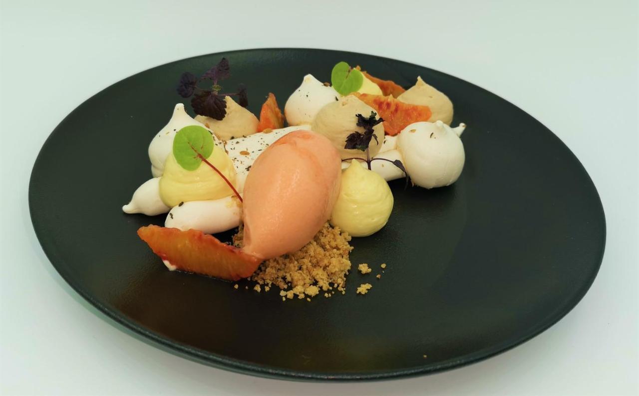 Logis Hotel Le Relais De La Poste Restaurant Le Fil Du Temps Thury-Harcourt-le-Hom Luaran gambar