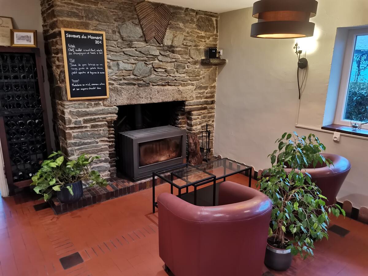 Logis Hotel Le Relais De La Poste Restaurant Le Fil Du Temps Thury-Harcourt-le-Hom Luaran gambar