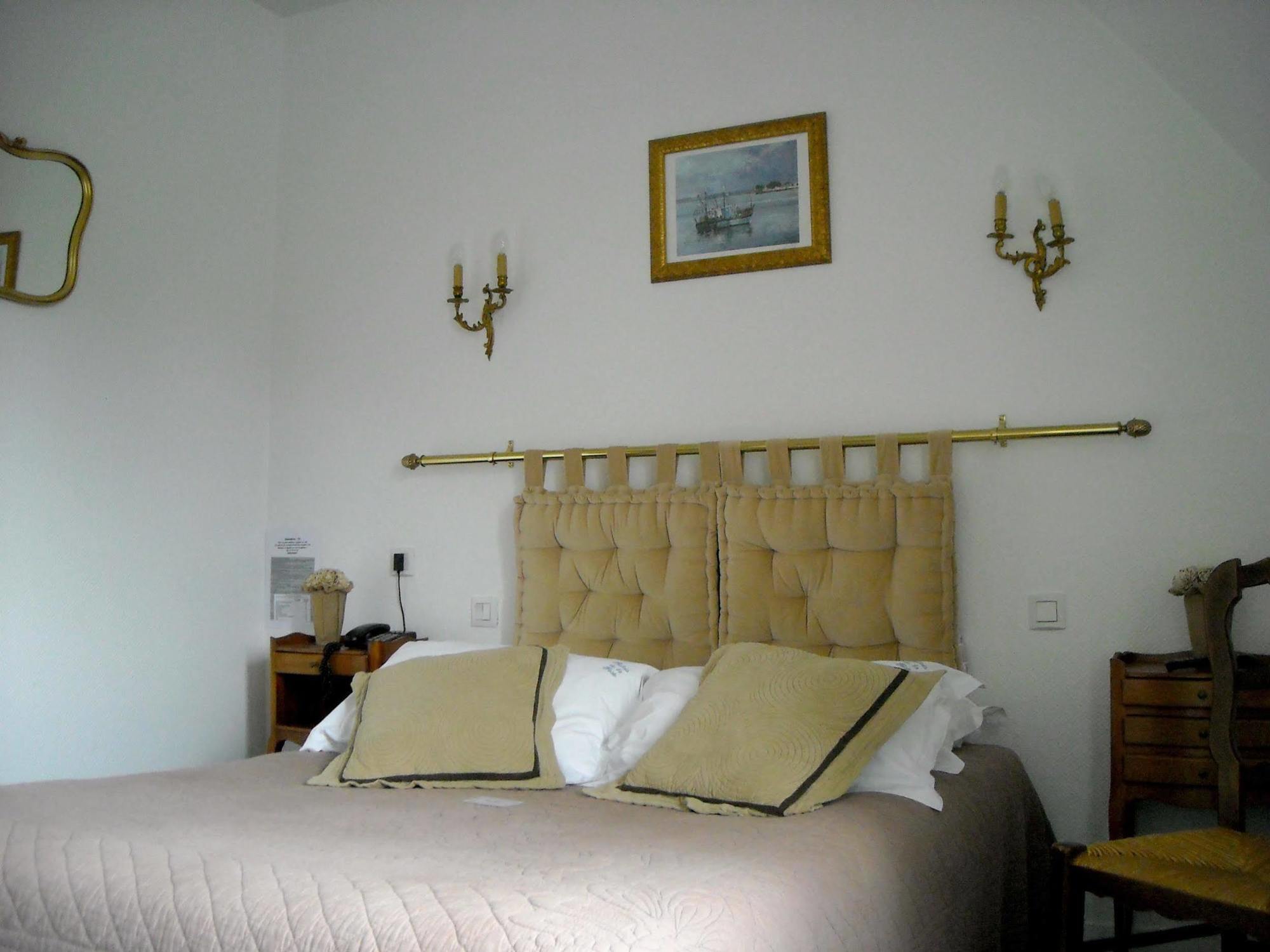 Logis Hotel Le Relais De La Poste Restaurant Le Fil Du Temps Thury-Harcourt-le-Hom Luaran gambar