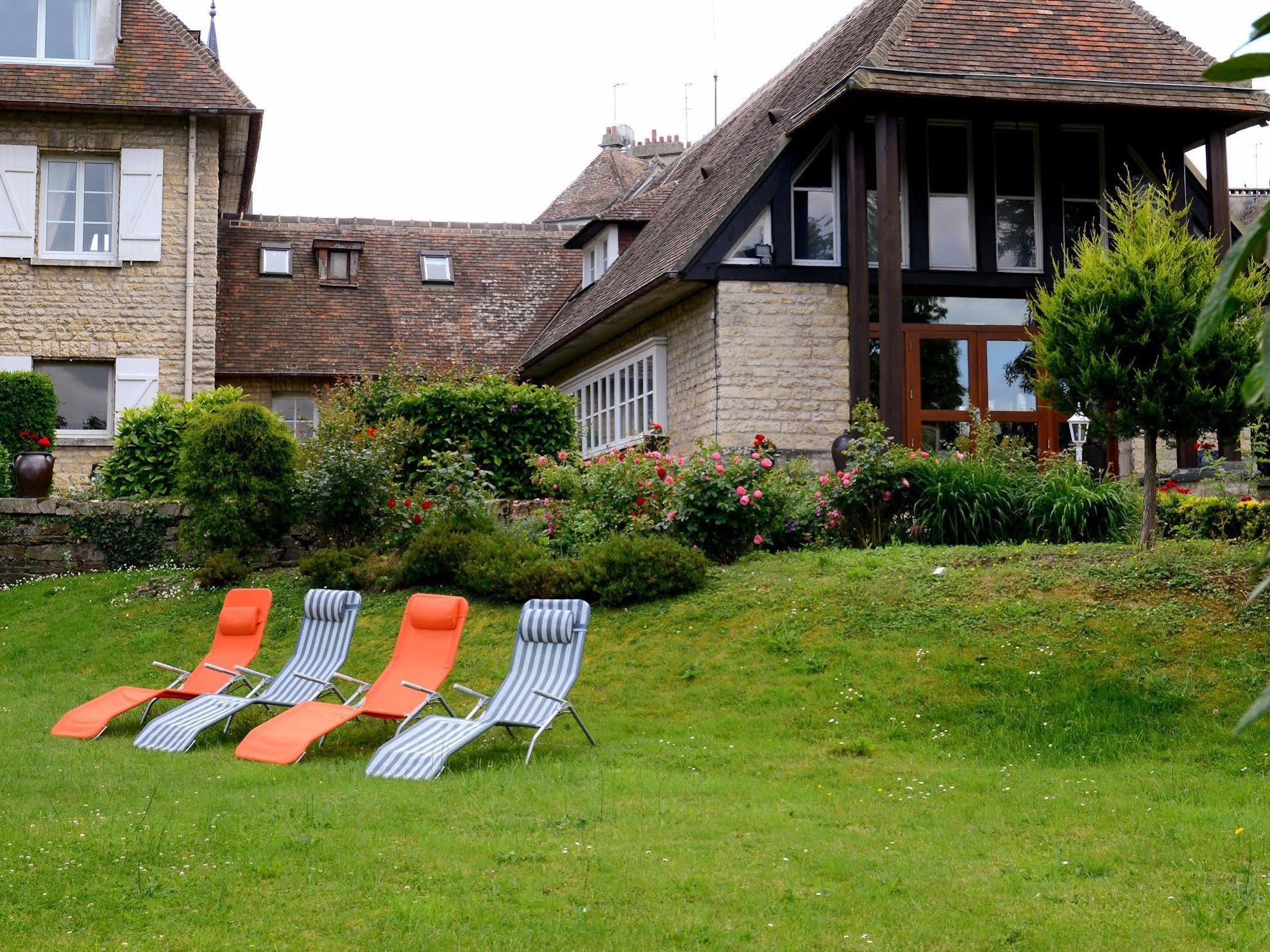 Logis Hotel Le Relais De La Poste Restaurant Le Fil Du Temps Thury-Harcourt-le-Hom Luaran gambar
