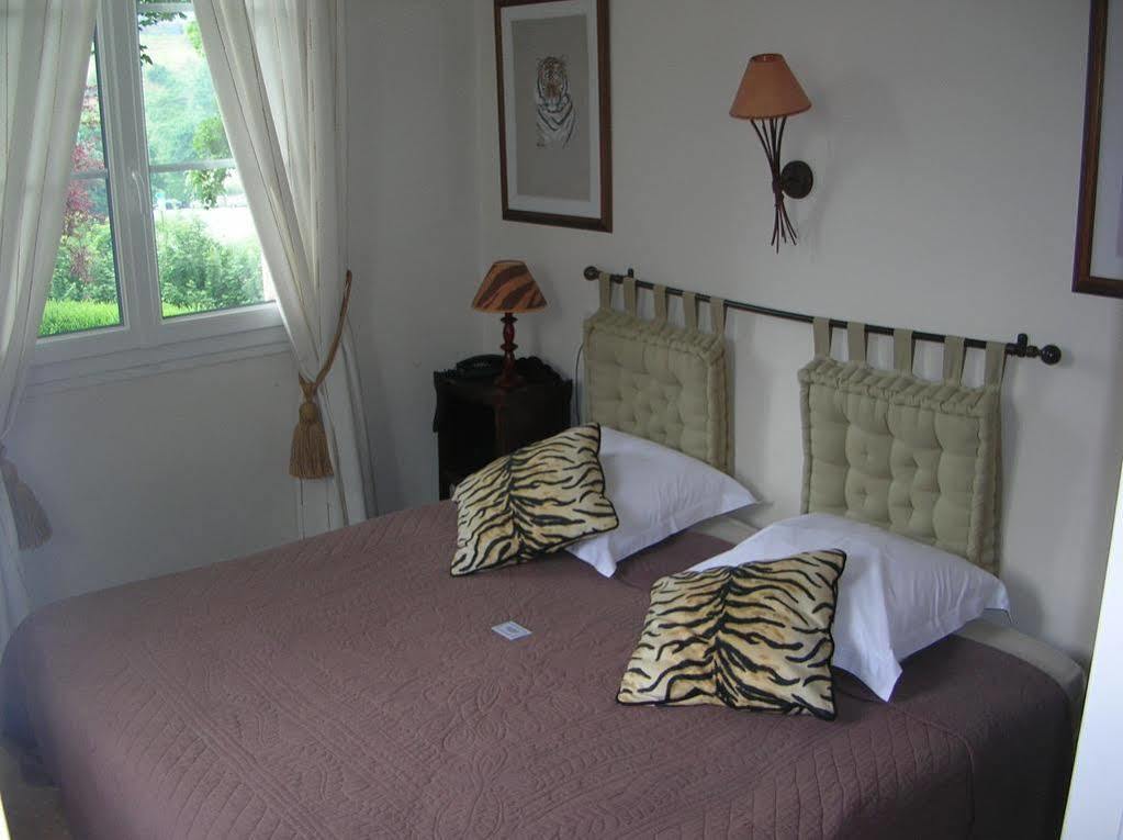 Logis Hotel Le Relais De La Poste Restaurant Le Fil Du Temps Thury-Harcourt-le-Hom Luaran gambar