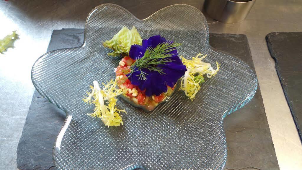 Logis Hotel Le Relais De La Poste Restaurant Le Fil Du Temps Thury-Harcourt-le-Hom Luaran gambar