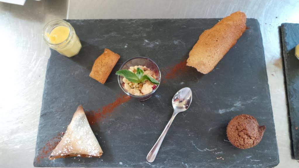 Logis Hotel Le Relais De La Poste Restaurant Le Fil Du Temps Thury-Harcourt-le-Hom Luaran gambar